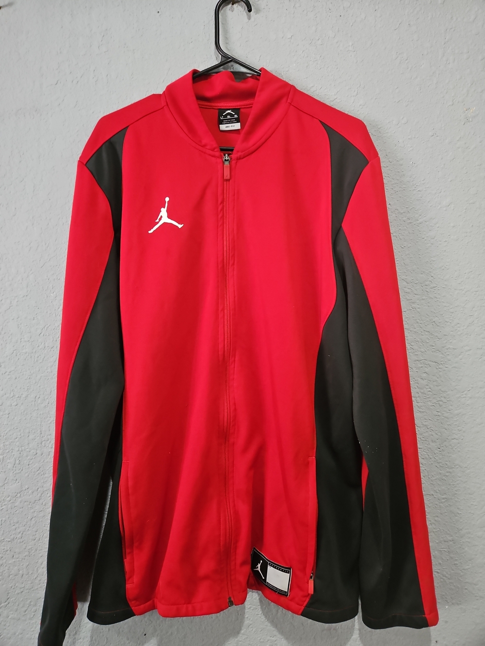 Nike Air Jordan Men's Large Dri-Fit Air Fleece Full Zip Red
